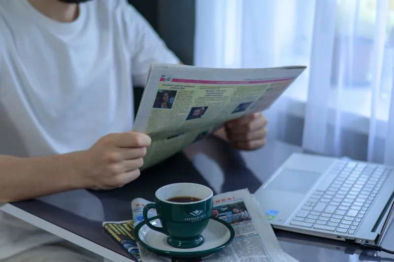 Inbox Over Algorithms: Why Newsletters Are Winning the Morning Routine War